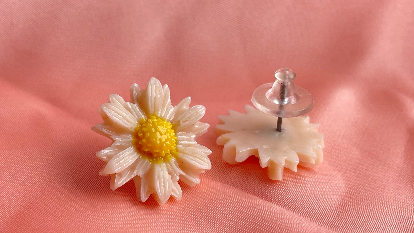 Peach, yellow, ivory flowers