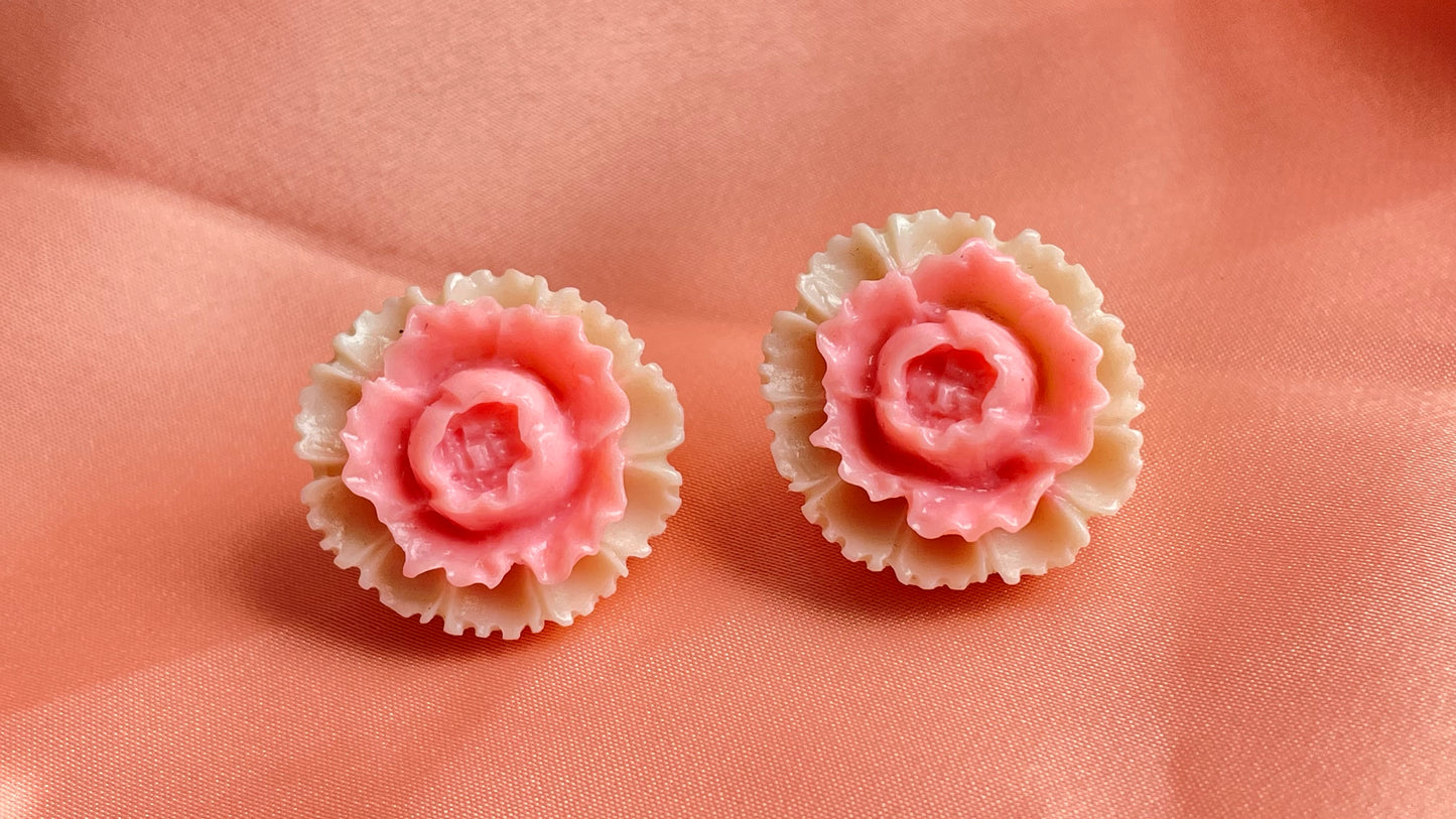 Bright pink, light pink, light pink/ivory, bright pink/ivory flowers